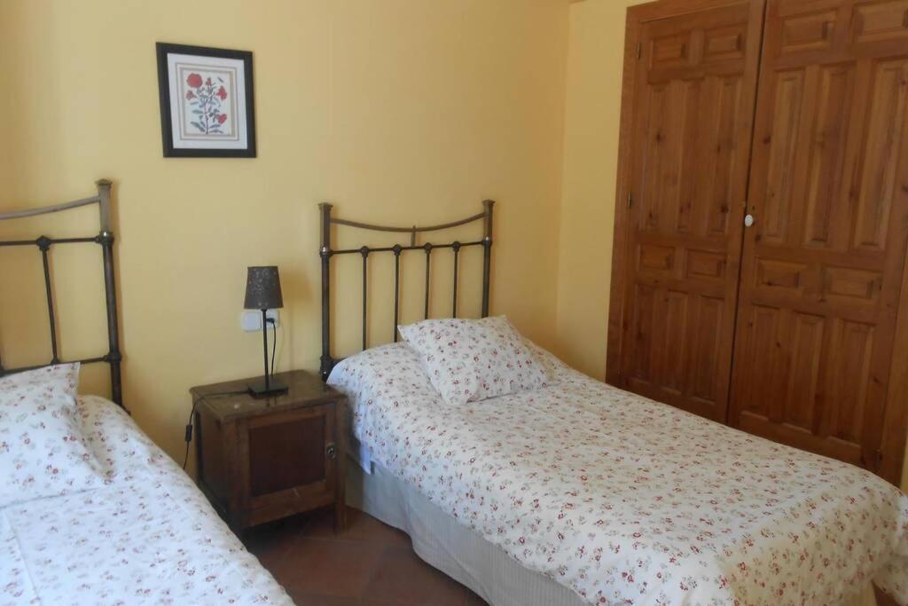 Casa Rural La Vega Cazalla de la Sierra Exterior foto